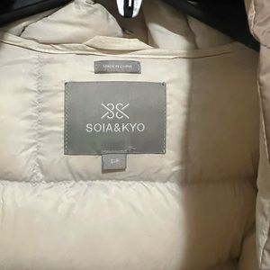 Soia & Kyo long slim fit puffer jacket. Excellent condition. Beige/ light pink